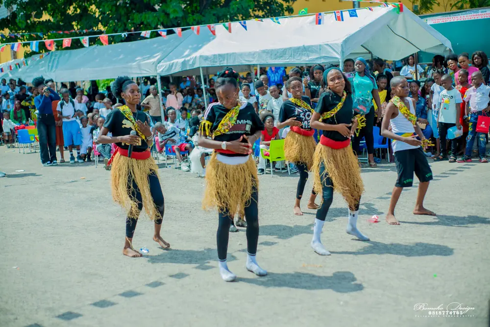 Élèves en danse traditionnelle